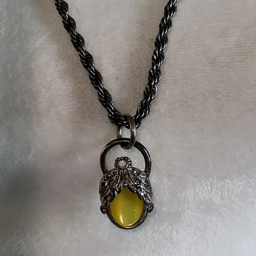 Unique Vintage Victorian Pendant Necklace!